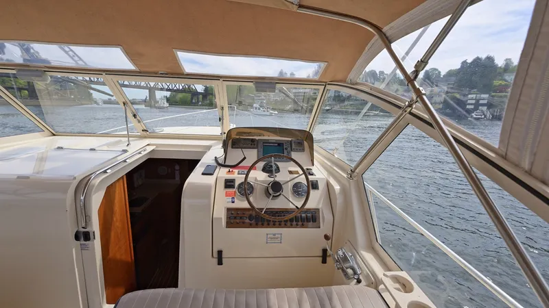 Slide: The Image of Mainship Pilot 34 2004 - 6181907