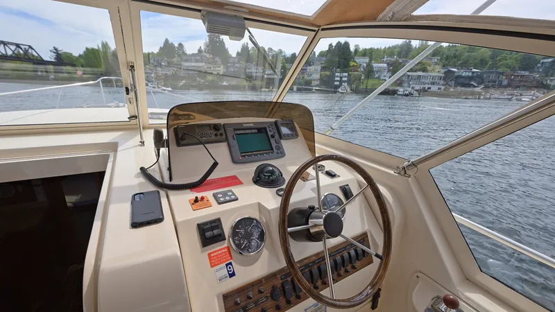 Slide: The Image of Mainship Pilot 34 2004 - 6181906