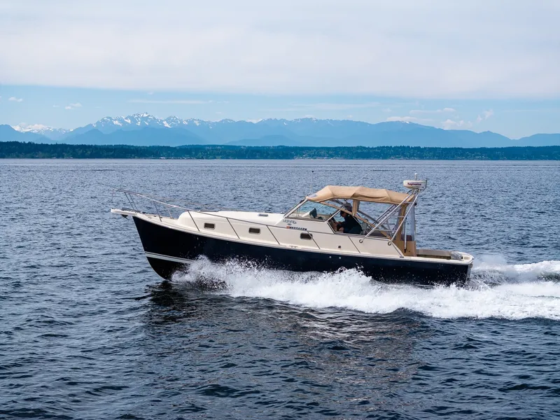Slide: The Image of Mainship Pilot 34 2004 - 6181922