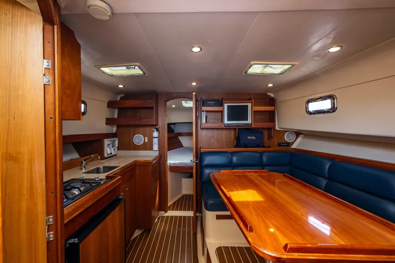 Slide: The Image of Mainship Pilot 34 2004 - 6181903
