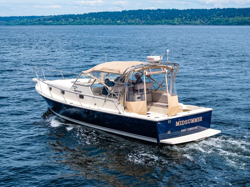 Slide: The Image of Mainship Pilot 34 2004 - 6181920