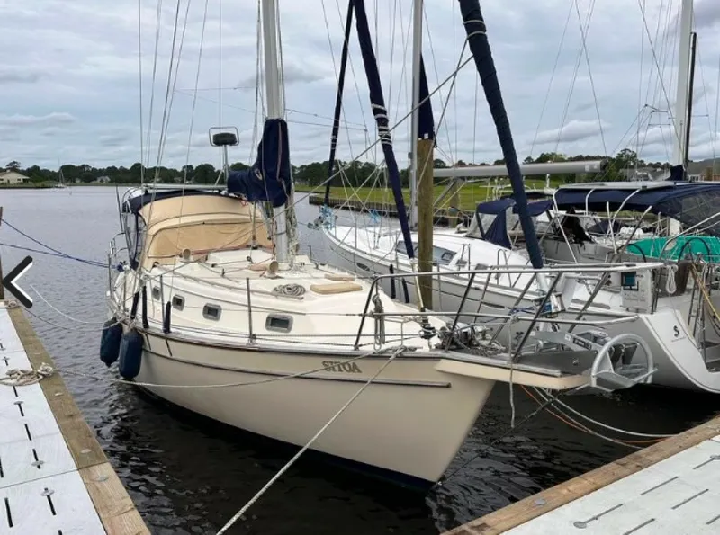 The Image of Island Packet 35 1989 - 6179264