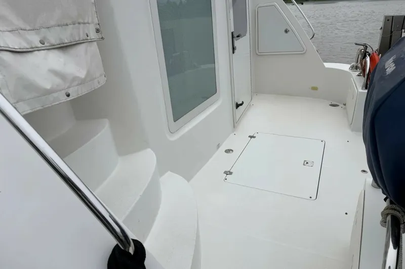 Slide: The Image of Carver Yachts 47MY 2008 - 6187042