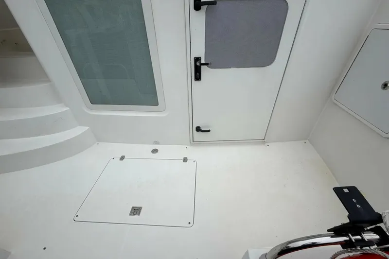 Slide: The Image of Carver Yachts 47MY 2008 - 6187040