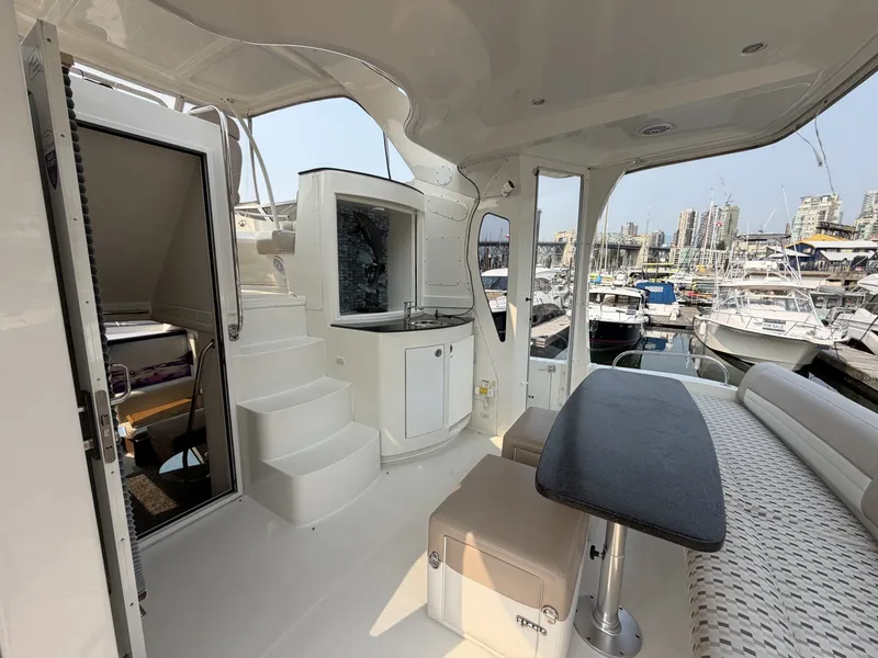 Slide: The Image of Carver Yachts 47MY 2008 - 8048637