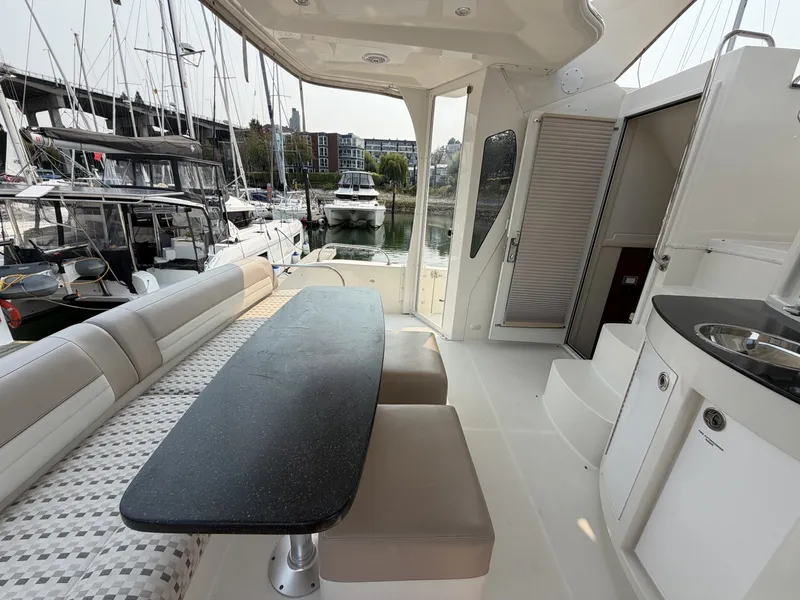 Slide: The Image of Carver Yachts 47MY 2008 - 7521138