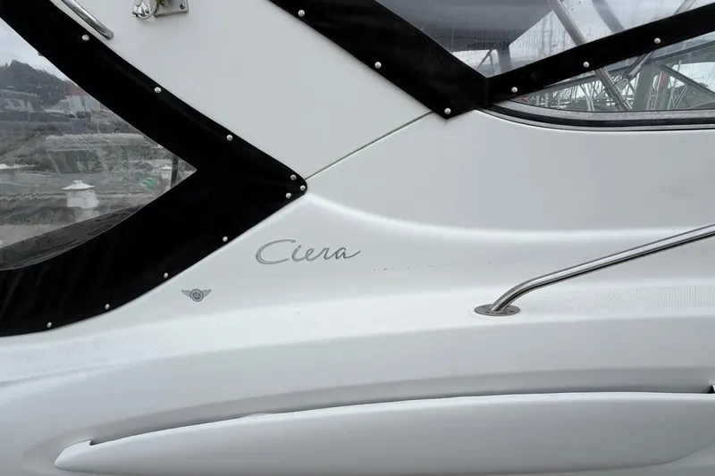 Slide: The Image of Bayliner 3055 Ciera 1999 - 6203563