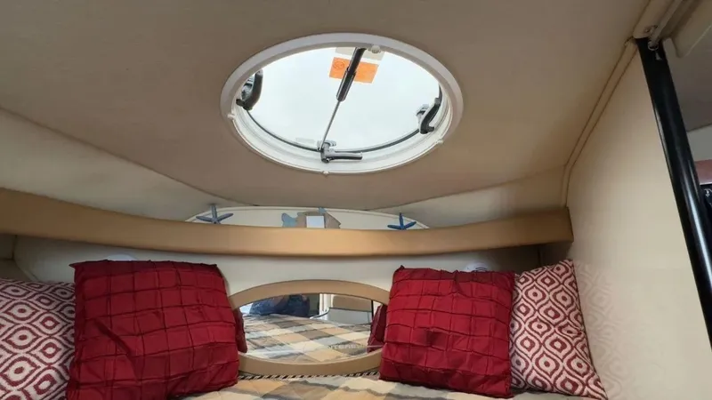 Slide: The Image of Monterey 322 Cruiser 2005 - 6204246