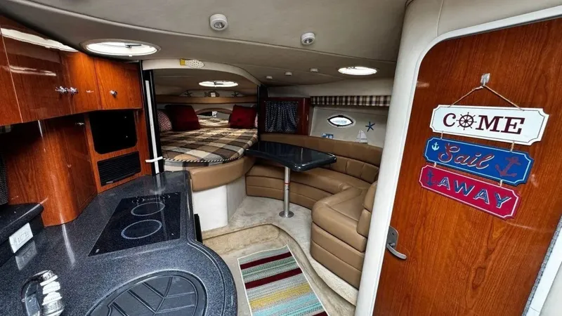 Slide: The Image of Monterey 322 Cruiser 2005 - 6204256