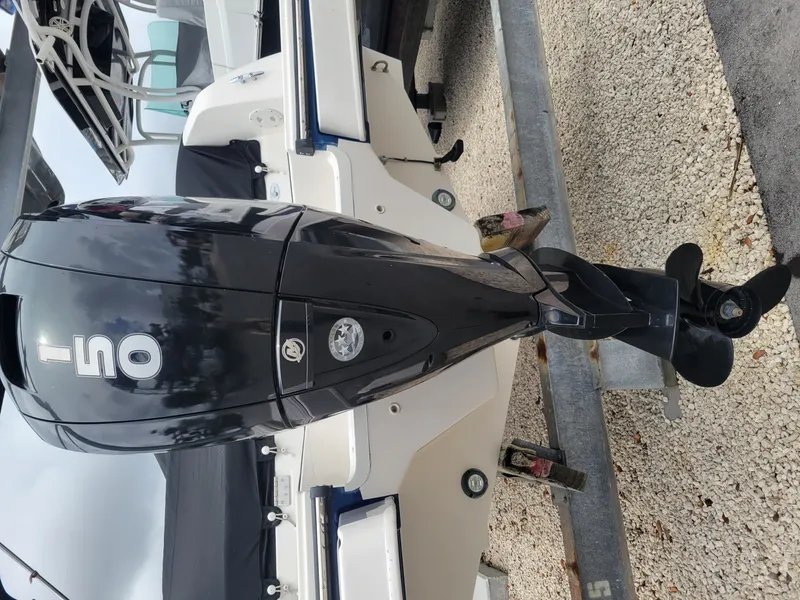 Slide: The Image of Bayliner DX 2200 2023 - 6179670