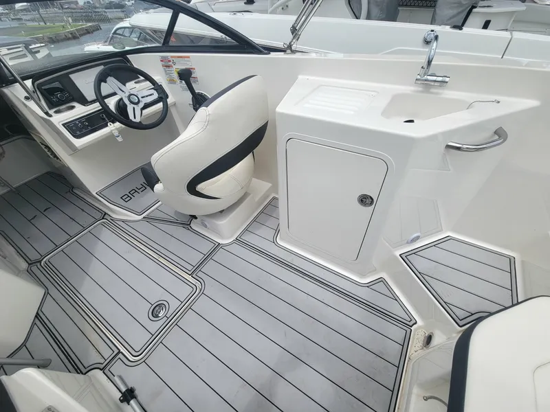 Slide: The Image of Bayliner DX 2200 2023 - 6179672