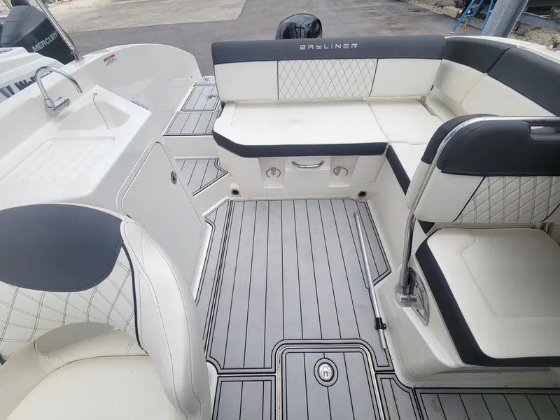 Slide: The Image of Bayliner DX 2200 2023 - 6179674