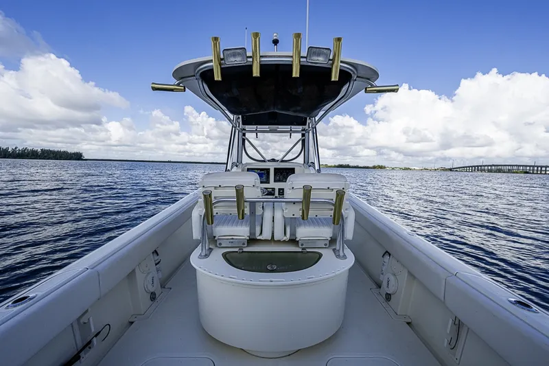 Slide: The Image of Pursuit 3480 Center Console 2005 - 6180097