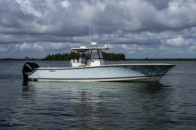Slide: The Image of Pursuit 3480 Center Console 2005 - 6180104
