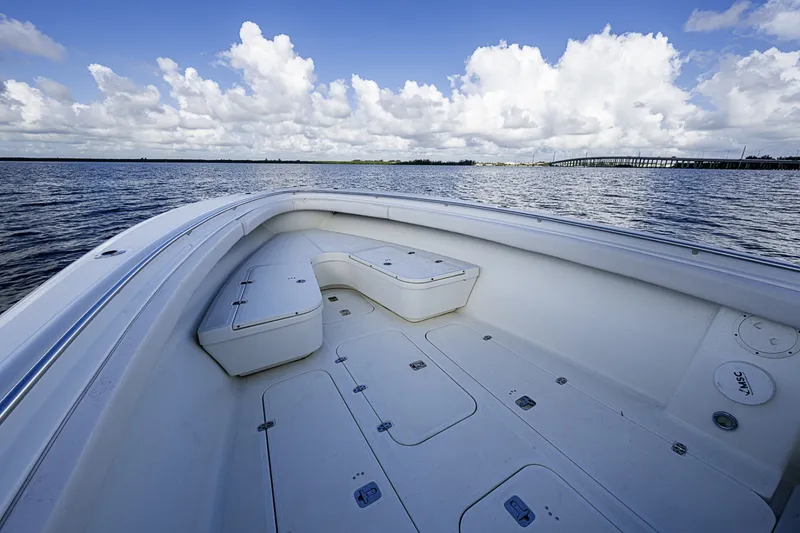 Slide: The Image of Pursuit 3480 Center Console 2005 - 6180095
