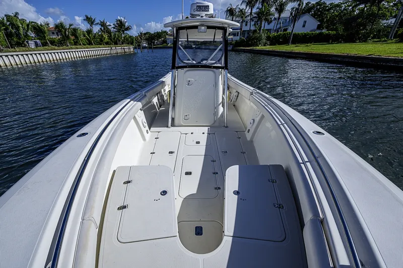 Slide: The Image of Pursuit 3480 Center Console 2005 - 6180092