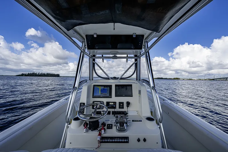 Slide: The Image of Pursuit 3480 Center Console 2005 - 6180099