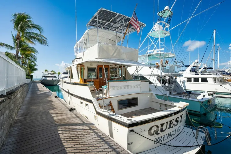 Slide: The Image of Hatteras Yacht Fish 1979 - 6180157