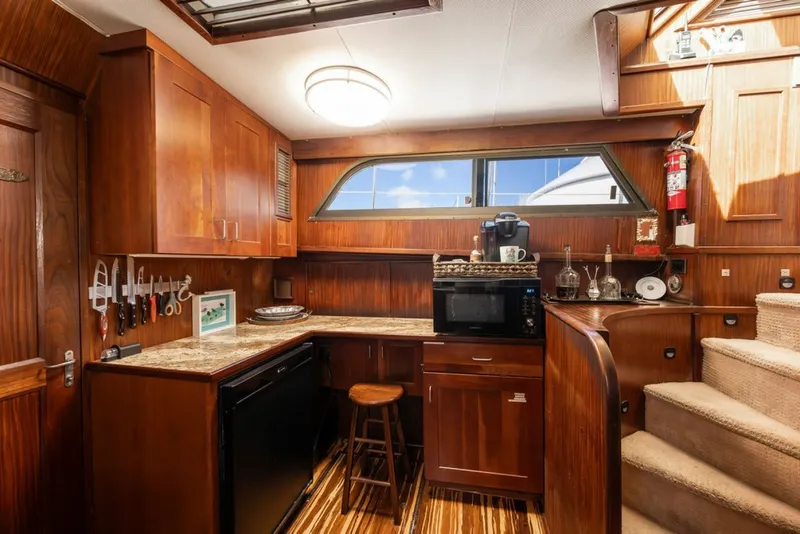 Slide: The Image of Hatteras Yacht Fish 1979 - 6180237