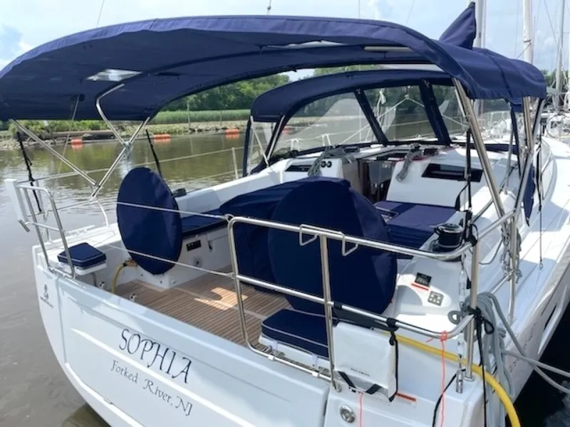 Slide: The Image of Beneteau 40 2022 - 6181382
