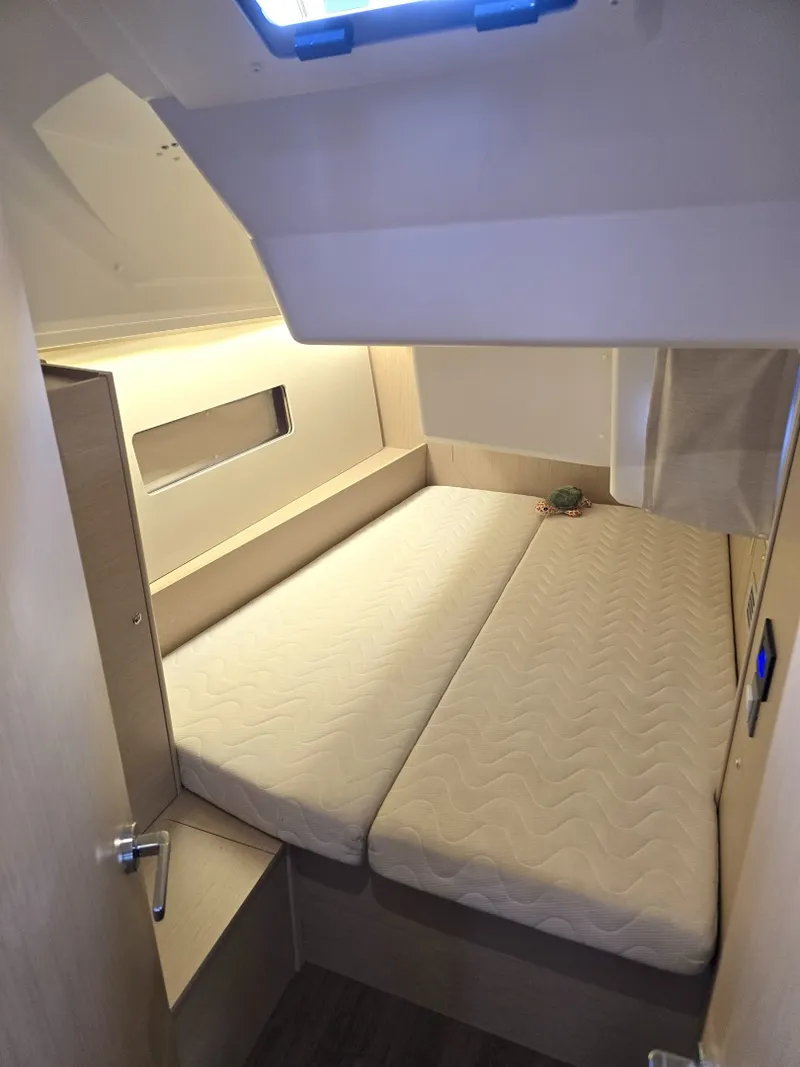 Slide: The Image of Beneteau 40 2022 - 6181385