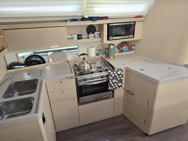 Slide: The Image of Beneteau 40 2022 - 6181387