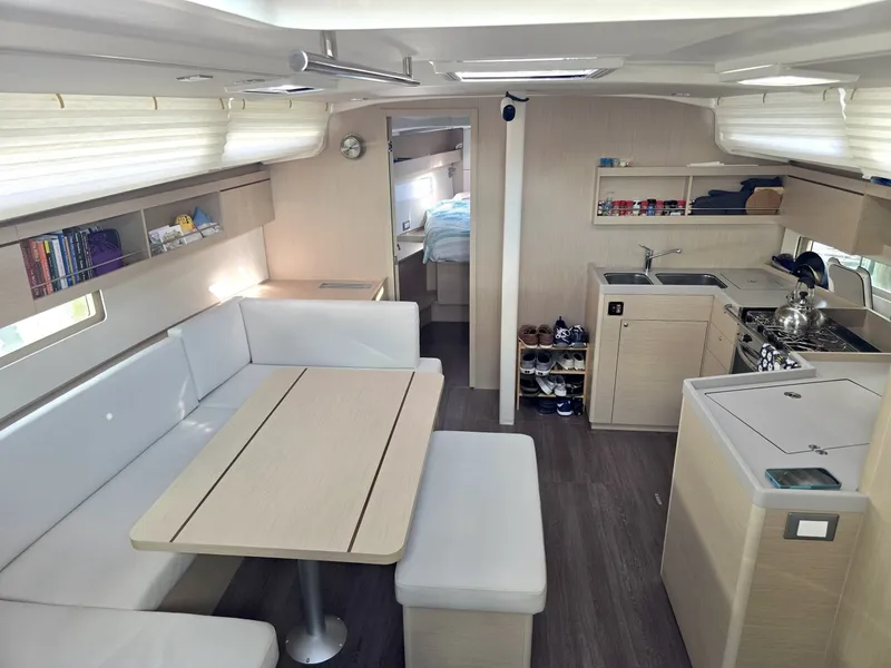Slide: The Image of Beneteau 40 2022 - 6181389