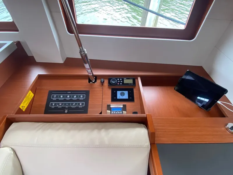 Slide: The Image of Beneteau 51.1 2019 - 6181431