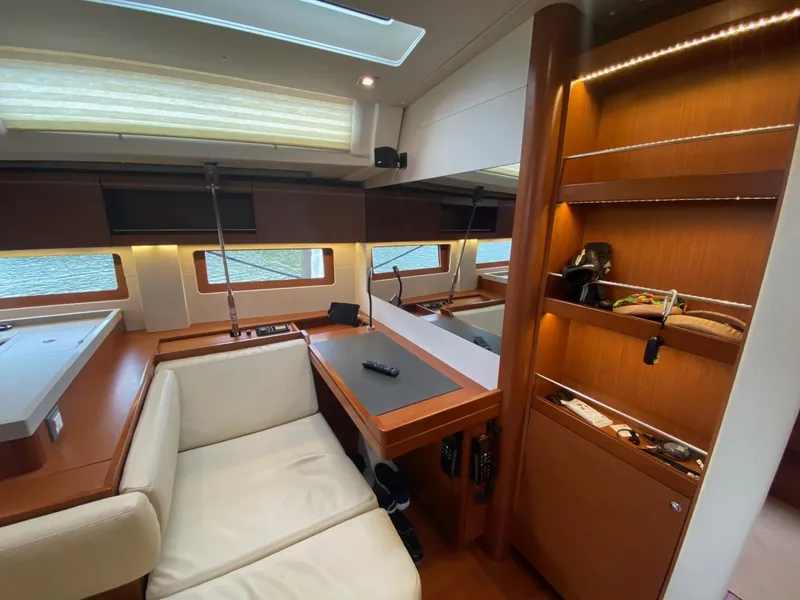 Slide: The Image of Beneteau 51.1 2019 - 6181433