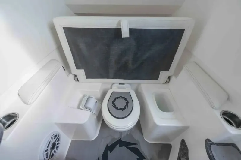 Slide: The Image of Fountain 38 SCX 2023 - 6248992