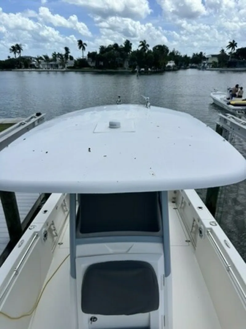 Slide: The Image of Cobia 240 CC 2021 - 6184010