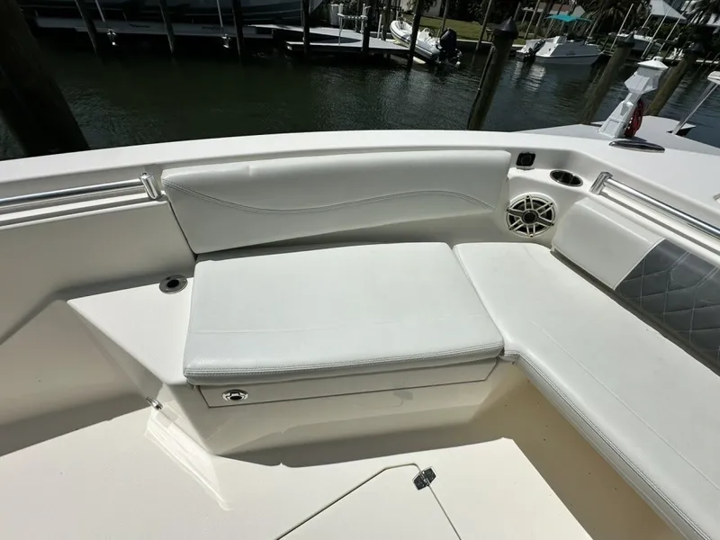 Slide: The Image of Cobia 240 CC 2021 - 6183937