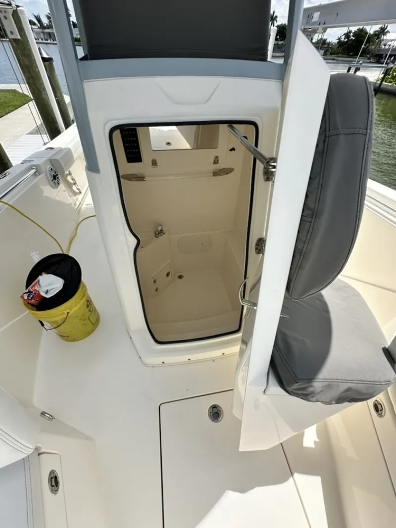 Slide: The Image of Cobia 240 CC 2021 - 6183944