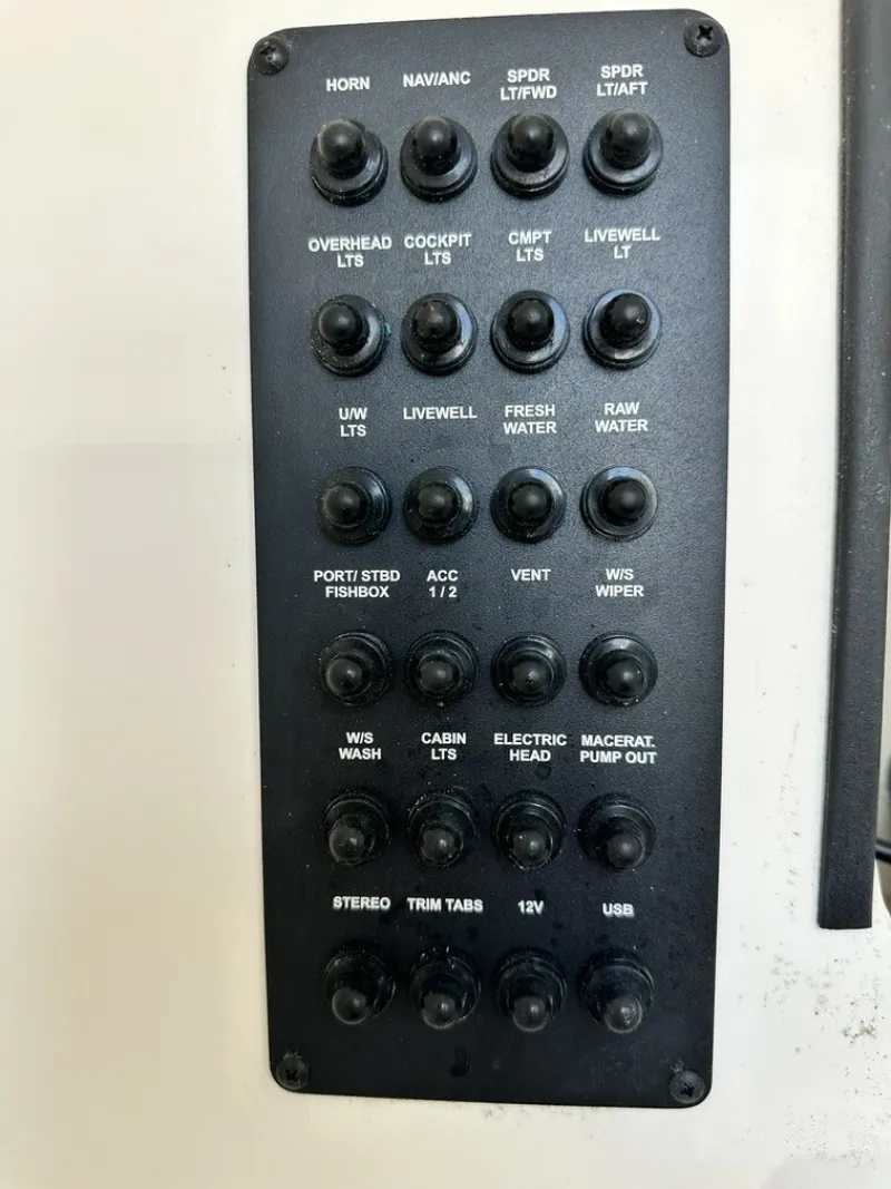 Slide: The Image of Cobia 240 CC 2021 - 6183951