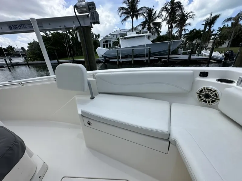 Slide: The Image of Cobia 240 CC 2021 - 6183955