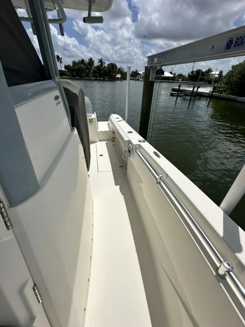 Slide: The Image of Cobia 240 CC 2021 - 6183961