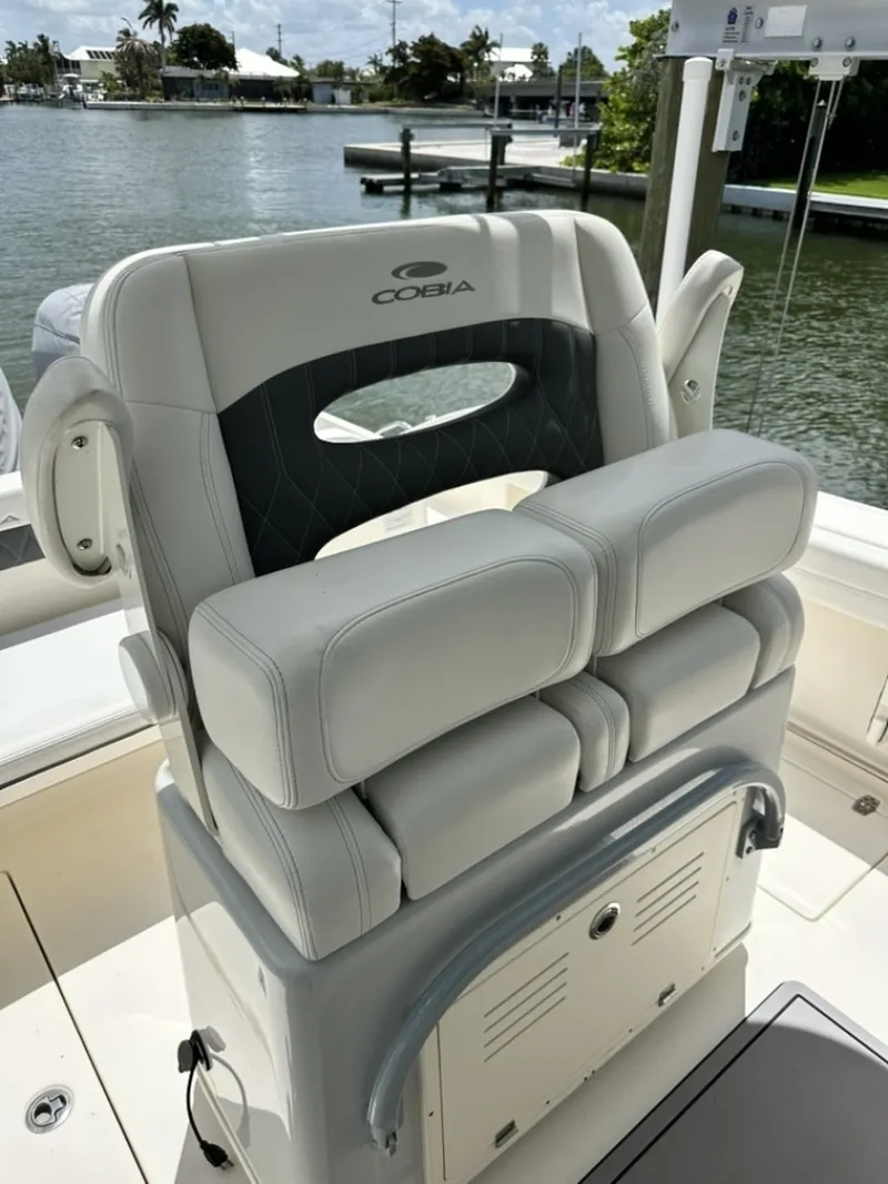 Slide: The Image of Cobia 240 CC 2021 - 6183965