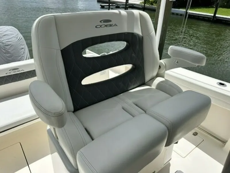 Slide: The Image of Cobia 240 CC 2021 - 6183966