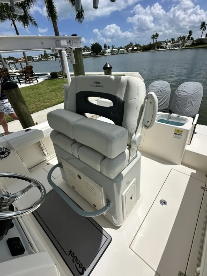 Slide: The Image of Cobia 240 CC 2021 - 6183980