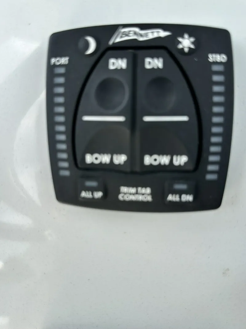 Slide: The Image of Cobia 240 CC 2021 - 6183989