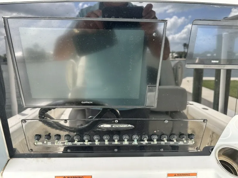 Slide: The Image of Cobia 240 CC 2021 - 6183996