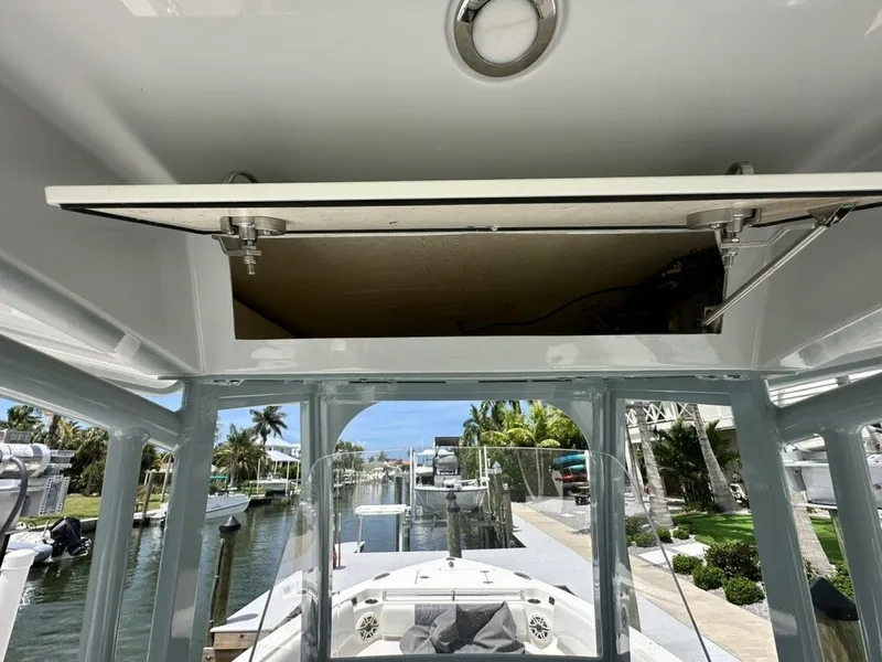 Slide: The Image of Cobia 240 CC 2021 - 6183998