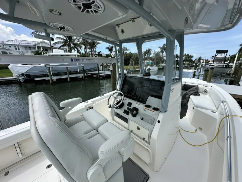 Slide: The Image of Cobia 240 CC 2021 - 6184001