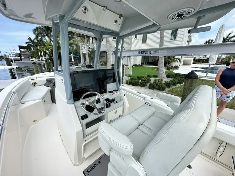 Slide: The Image of Cobia 240 CC 2021 - 6184002