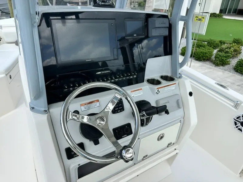 Slide: The Image of Cobia 240 CC 2021 - 6184003