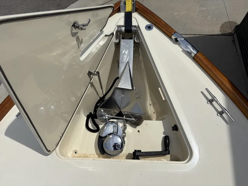 Slide: The Image of Hinckley Yachts 36 Picnic EP 2004 - 6186600