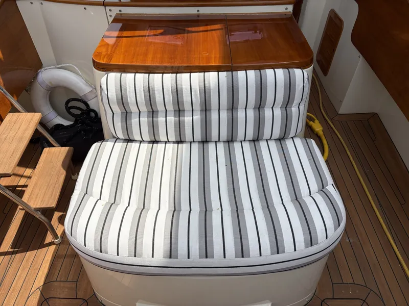 Slide: The Image of Hinckley Yachts 36 Picnic EP 2004 - 6186448