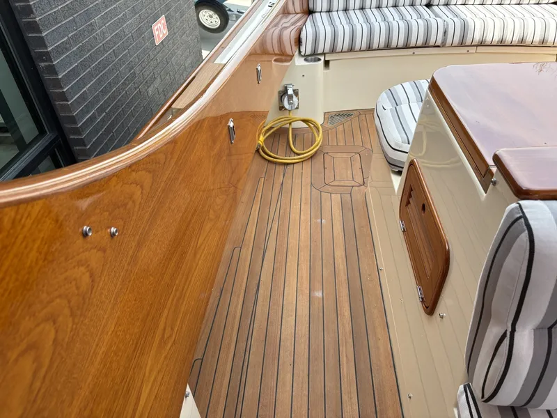 Slide: The Image of Hinckley Yachts 36 Picnic EP 2004 - 6186456