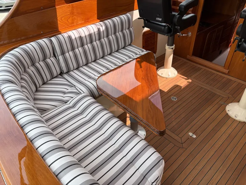 Slide: The Image of Hinckley Yachts 36 Picnic EP 2004 - 6186458
