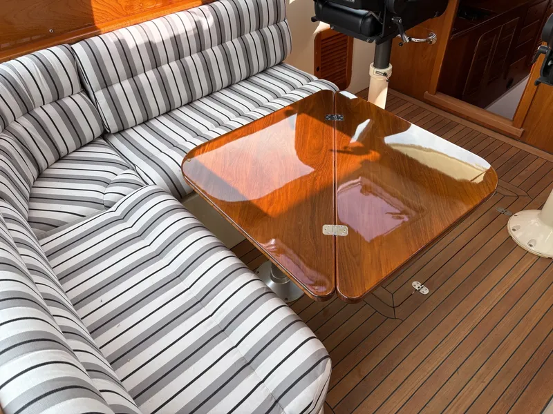 Slide: The Image of Hinckley Yachts 36 Picnic EP 2004 - 6186459